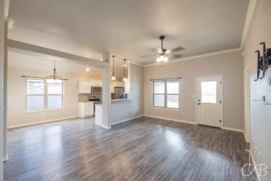 Main picture of 3718 Seymour Ct