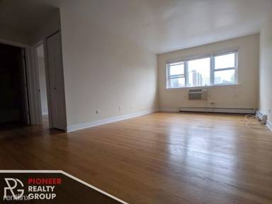 Main picture of 625 W Wrightwood Ave Apartments