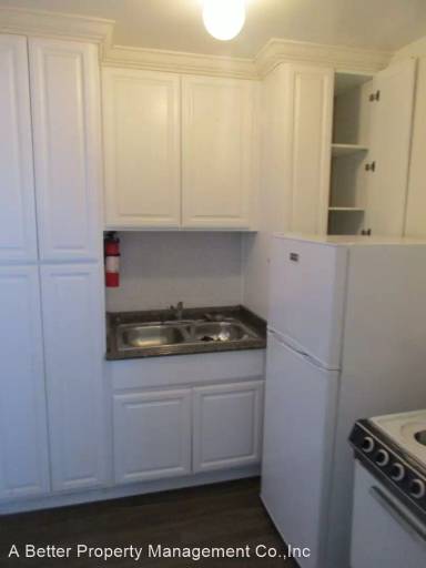 Main picture of 855 W 19th St