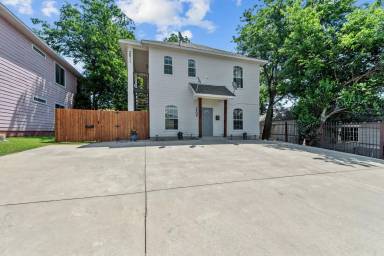 Main picture of 2809 Wayside Ave