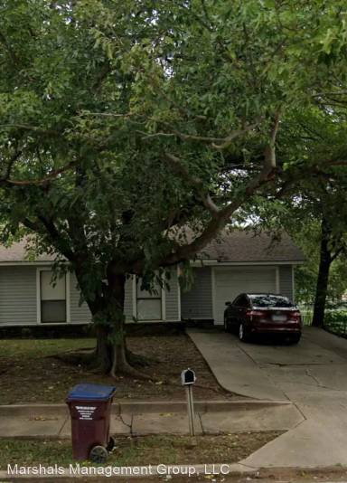 Main picture of 9401 Bryn Mawr Cir