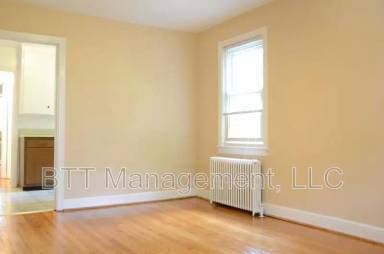 Main picture of 8210 Greenwood Ave