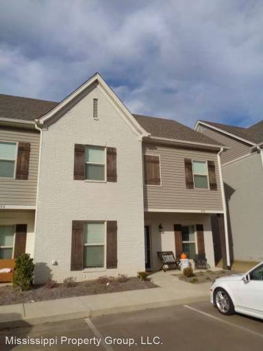 Main picture of 404 - 410 Walker Cir