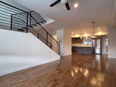 Main picture of 2742 Decatur St