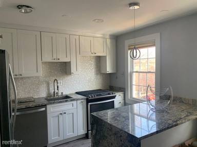 Main picture of 5106 Columbia Pike