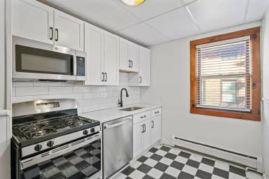 Main picture of 33 Franklin St