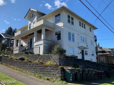 Main picture of 2733 Nob Hill Ave N