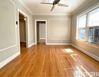 Main picture of 1352 W Carmen Ave