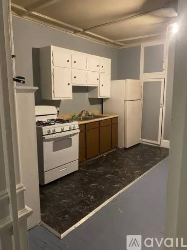 Main picture of 430 W 4th St