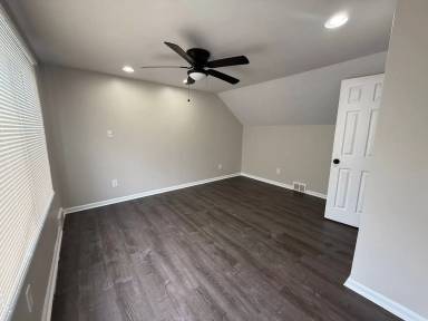 Main picture of 7424 Grandville Ave