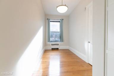 Main picture of 271 Dartmouth St