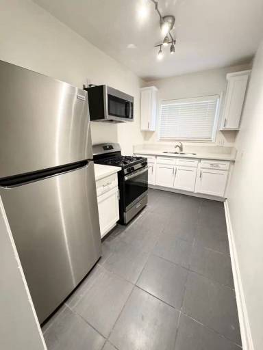 Main picture of 990 Palm Apartments