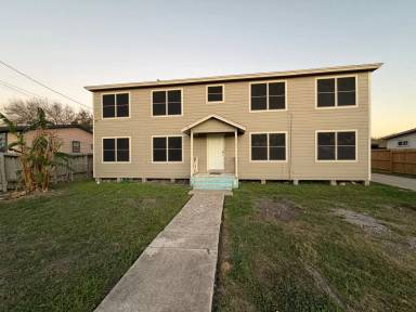 Main picture of 5410 Burton Ln