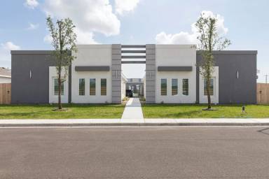 Main picture of 4221 La Vista Ave