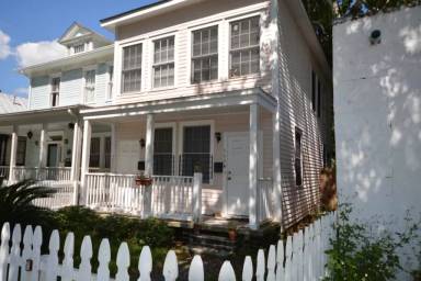 Main picture of 542 E Anderson St