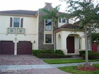 Main picture of 24321 SW 114th Path