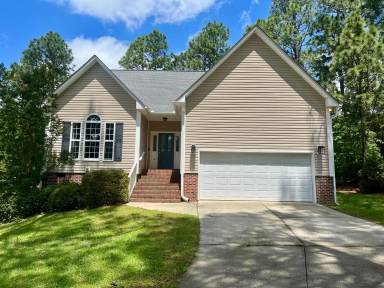 Main picture of 36 Woodbury Ln