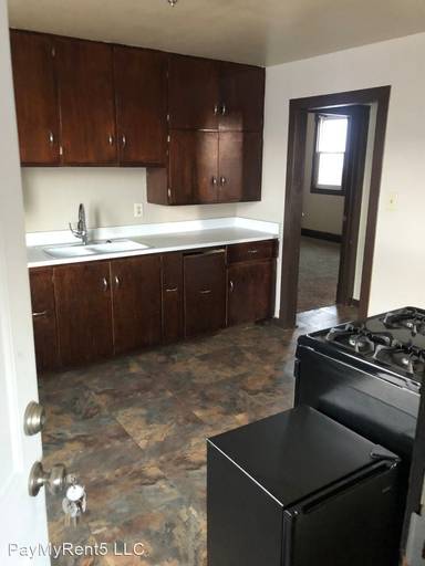 Main picture of 750 S 26th St