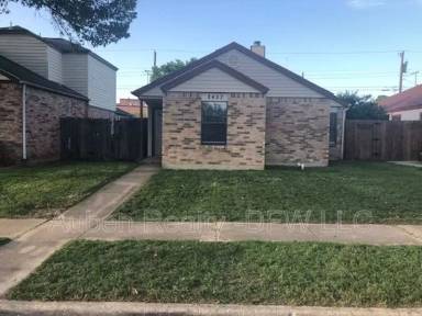 Main picture of 2427 Markland St