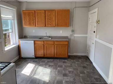 Main picture of 228 South St