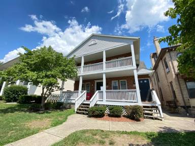 Main picture of 1726 Summit St