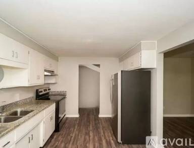 Main picture of 600 N Park Rd