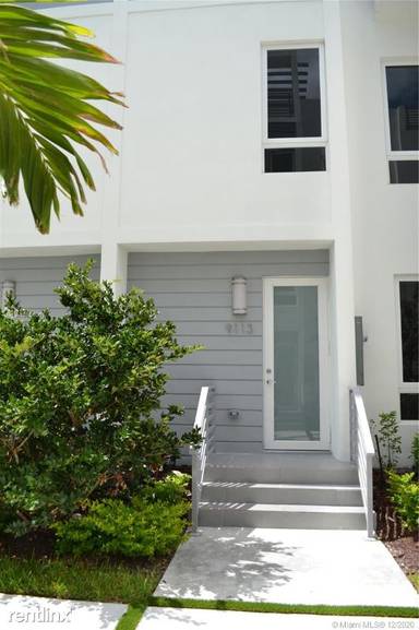 Main picture of 9113 NW 33rd St