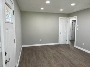 Main picture of 1185 18th St SE