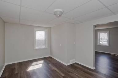 Main picture of 11-17 Putnam Cir