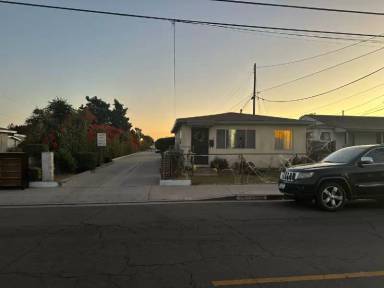 Main picture of 4422 Clara St