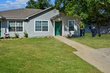 Main picture of 908 E Avenue C