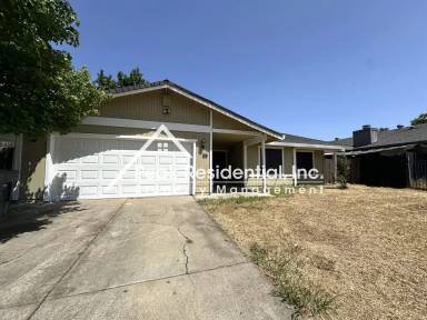 Main picture of 19 Meadow Breeze Ct