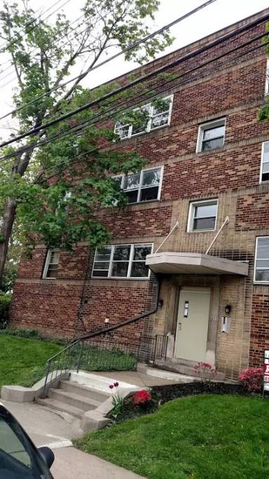 Main picture of 630 Clyde St