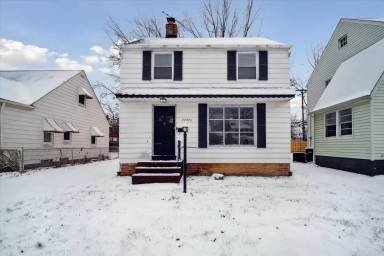 Main picture of 22370 Lakemont Ave