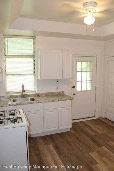 Main picture of 5036 Lytle St