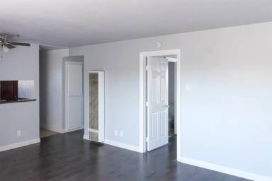 Main picture of 1021 Temple Avenue - D