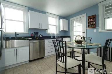 Main picture of 38 Cherry St
