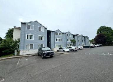Main picture of 5702 5710 Prescott St