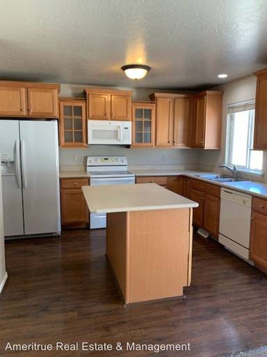 Main picture of 3594 W Bay Cir