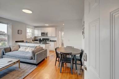 Main picture of 311 W Trinity Ave