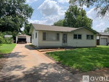 Main picture of 640 N Abilene Ave
