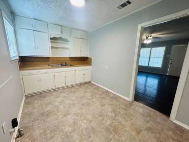 Main picture of 3816 Cumberland Ave