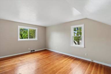 Main picture of 5919 S 23rd St
