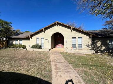 Main picture of 6151 Alpha Rd