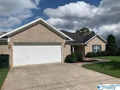 Main picture of 211 Forest Oak Ln