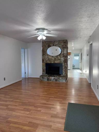 Main picture of 8704 Victory Ln