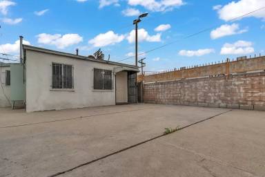 Main picture of 447 E 101st St