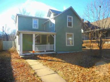 Main picture of 521 W 5th St