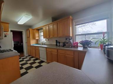 Main picture of 2426 23rd Ave NW