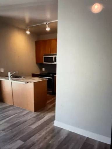 Main picture of 530 N State St